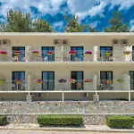 Tosca 4* Palaiontsiflikion
