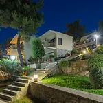 Tosca 4* Palaiontsiflikion