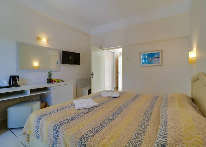 Tosca PalaiónTsiflíkion