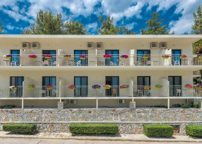 Tosca 4* PalaiónTsiflíkion