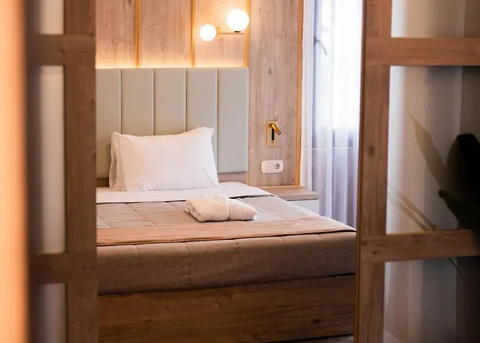 Tosca PalaiónTsiflíkion